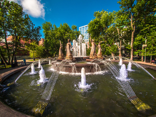 Фонтан «Семь девушек»